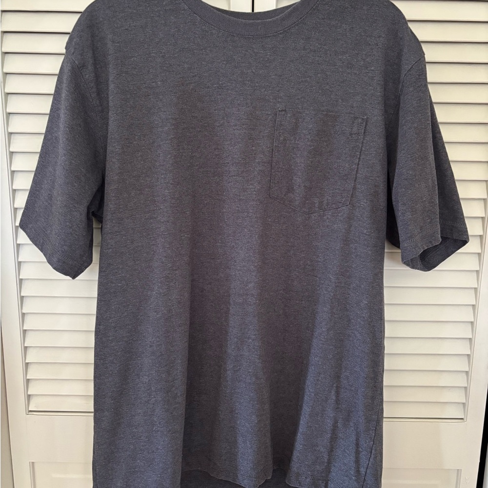 • men’s short sleeve pocket crewneck tee | l •